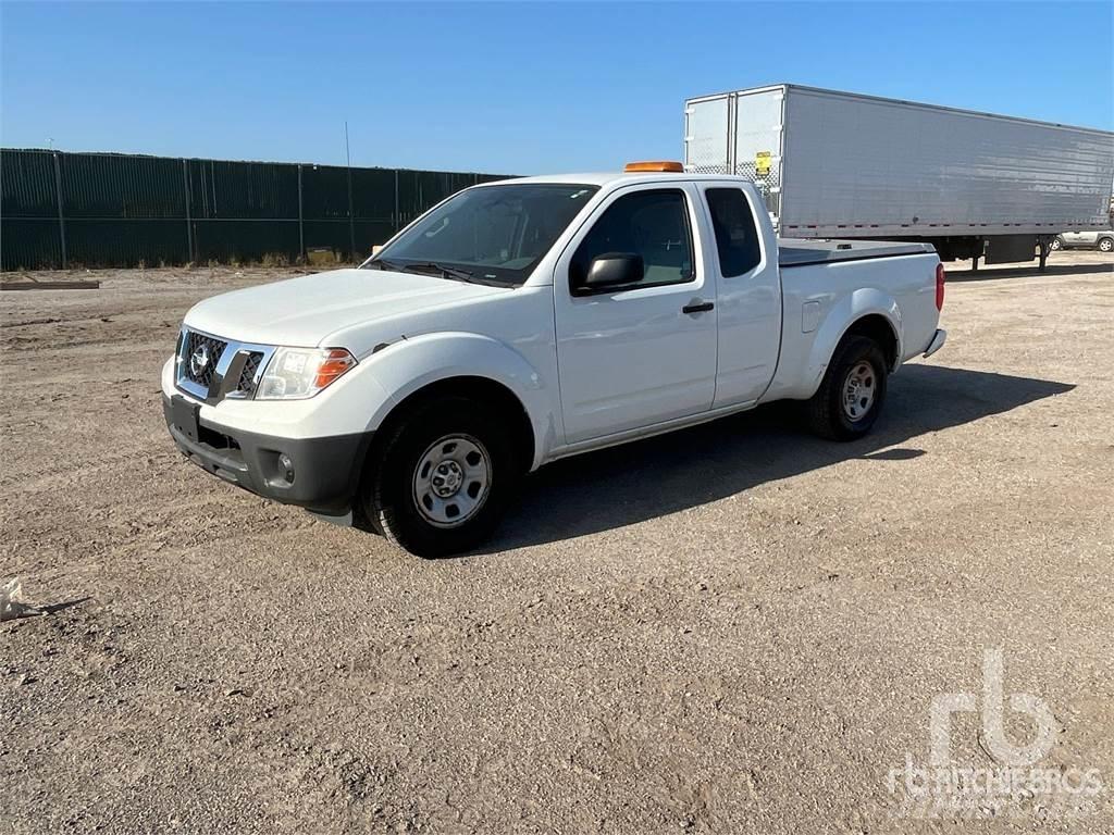Nissan FRONTIER Kis teherszállító/Platós kocsi