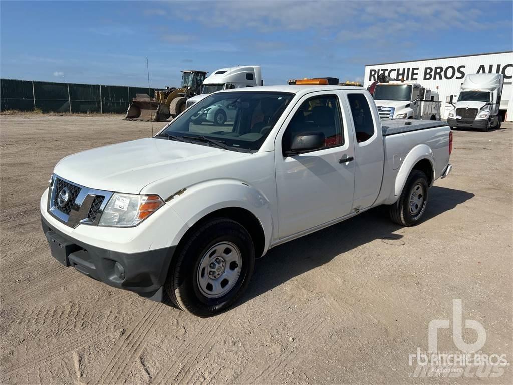 Nissan FRONTIER Kis teherszállító/Platós kocsi