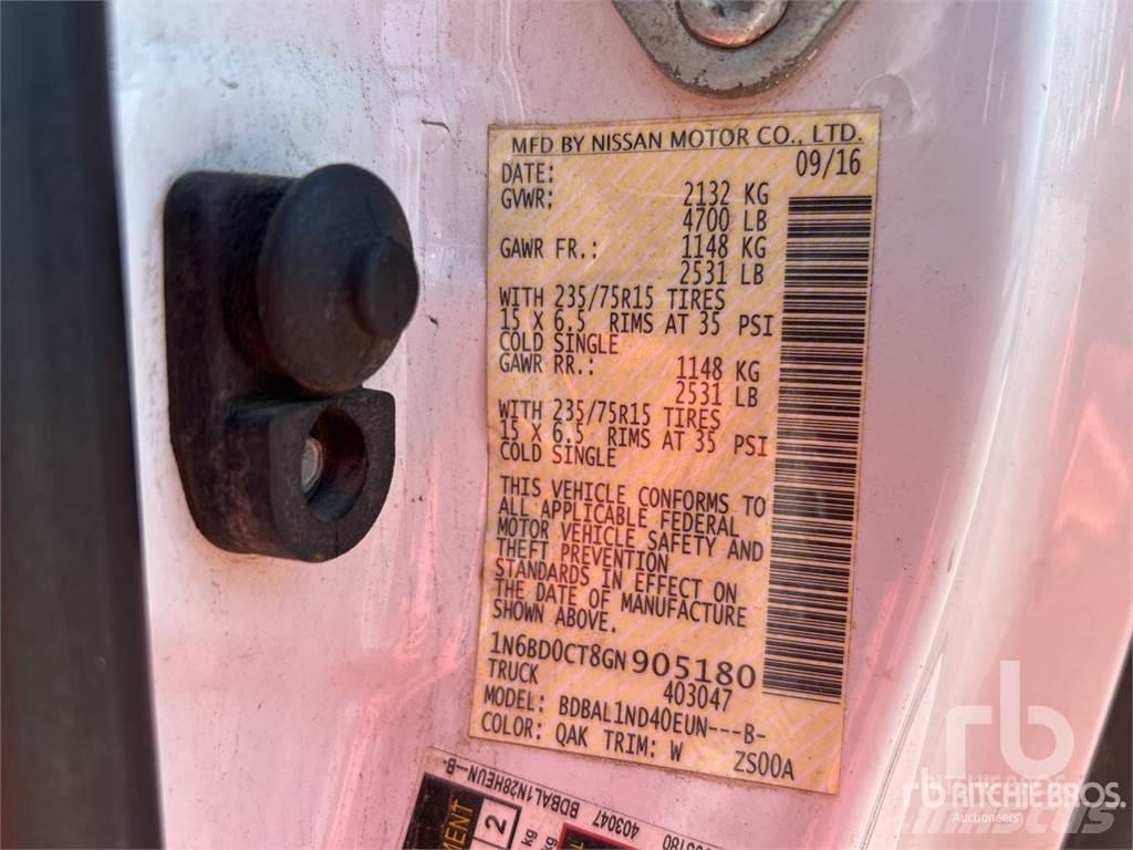 Nissan FRONTIER Kis teherszállító/Platós kocsi
