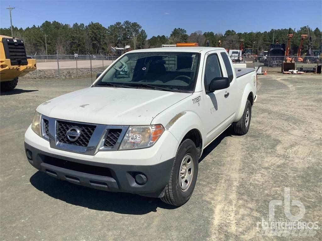 Nissan FRONTIER Kis teherszállító/Platós kocsi