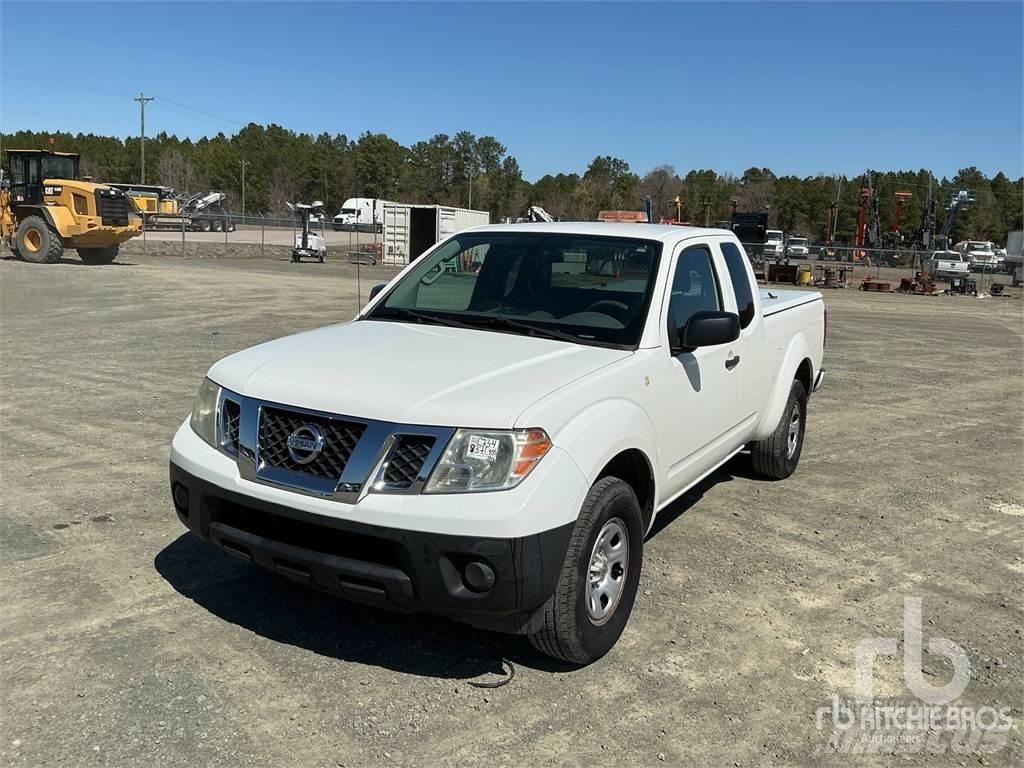 Nissan FRONTIER Kis teherszállító/Platós kocsi