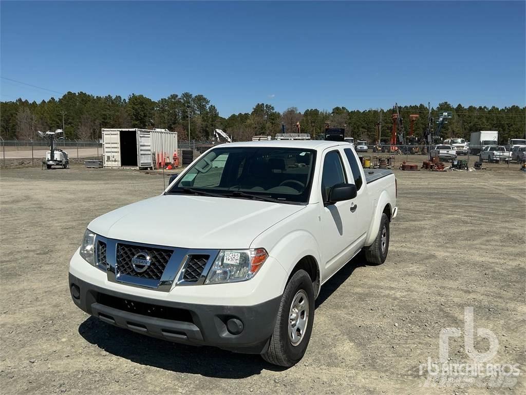 Nissan FRONTIER Kis teherszállító/Platós kocsi