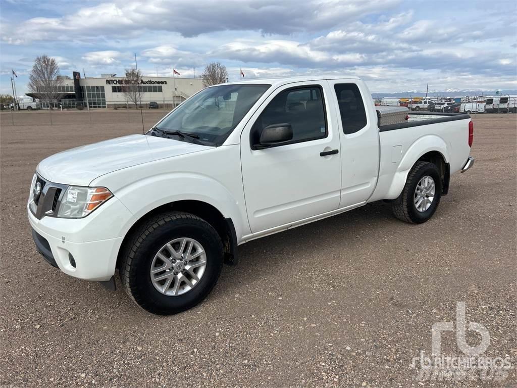 Nissan FRONTIER Kis teherszállító/Platós kocsi