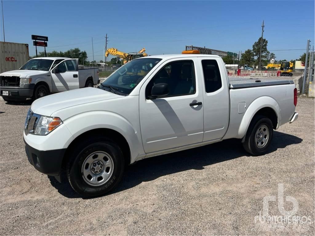 Nissan FRONTIER Kis teherszállító/Platós kocsi