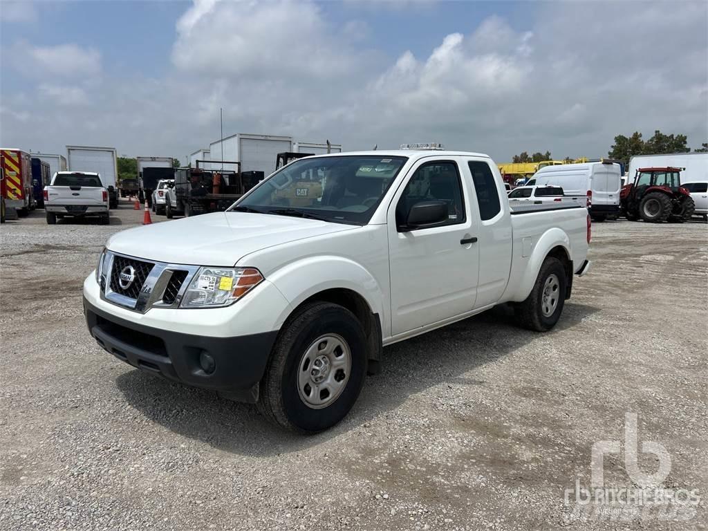 Nissan FRONTIER Kis teherszállító/Platós kocsi