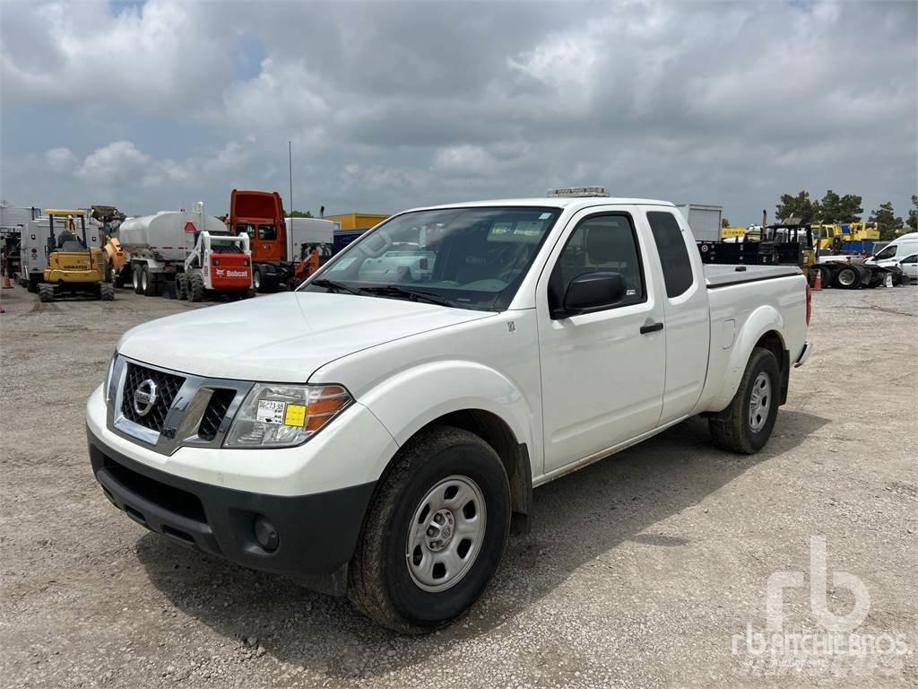 Nissan FRONTIER Kis teherszállító/Platós kocsi