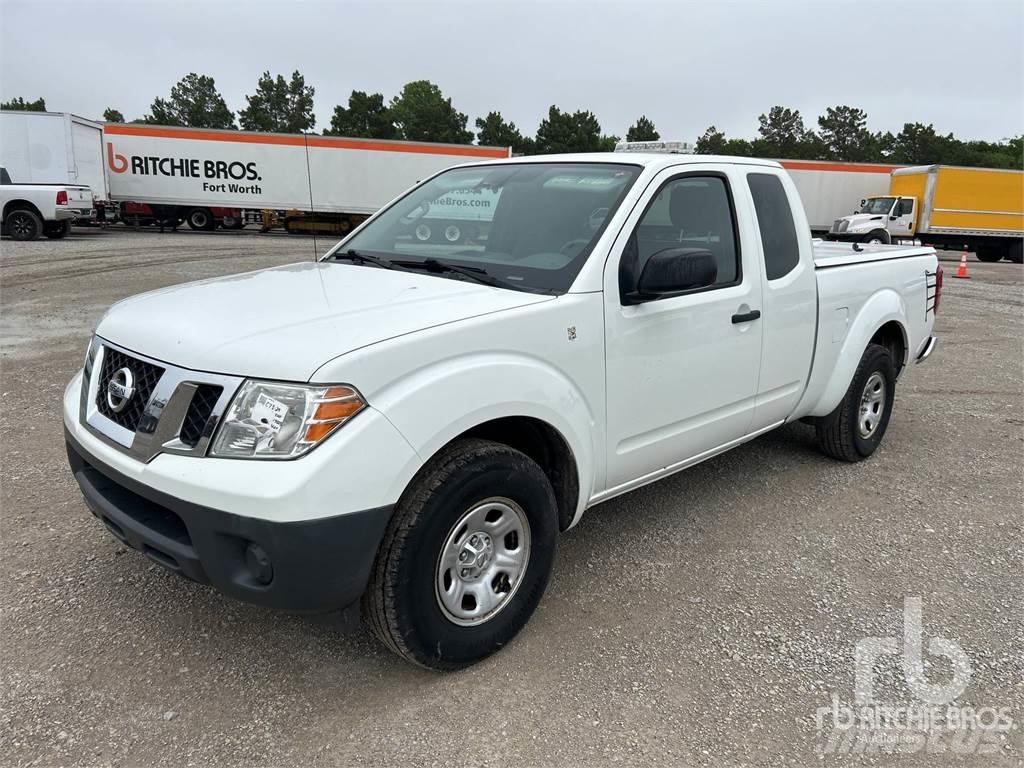 Nissan FRONTIER Kis teherszállító/Platós kocsi