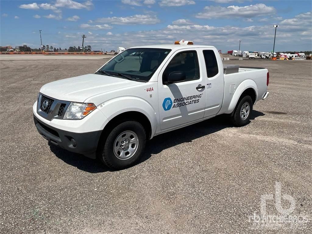 Nissan FRONTIER Kis teherszállító/Platós kocsi
