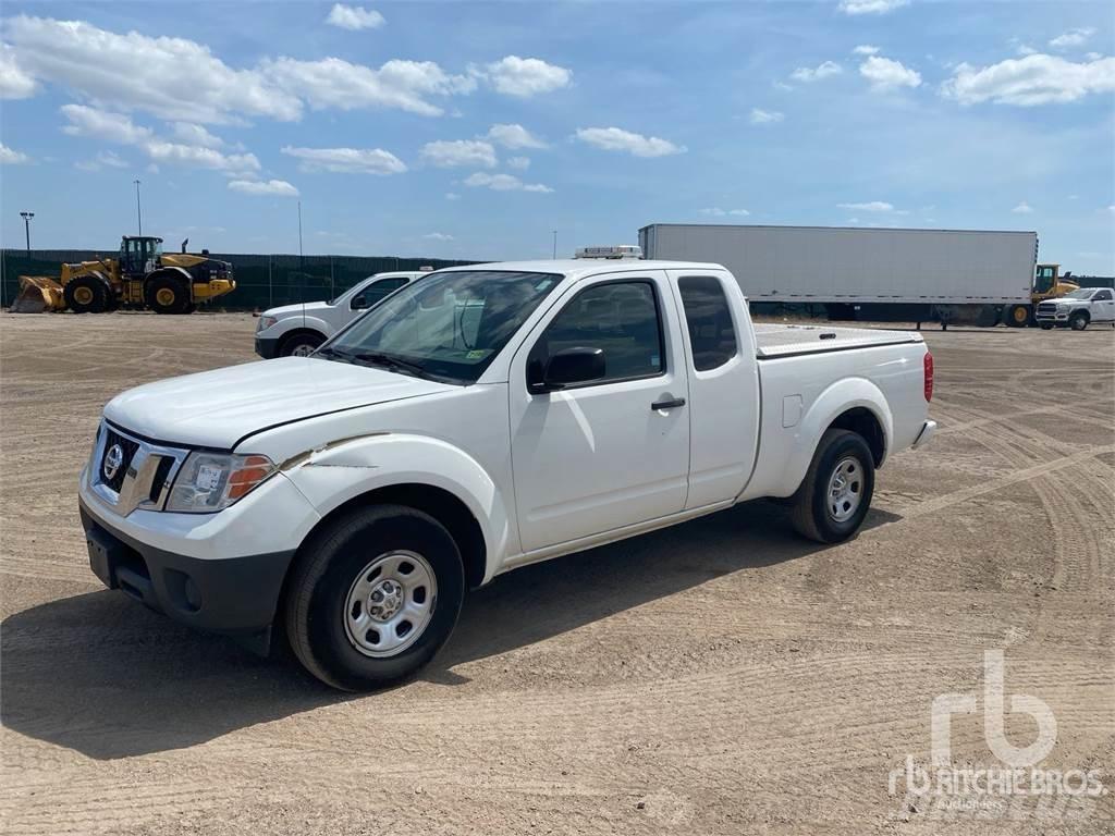 Nissan FRONTIER Kis teherszállító/Platós kocsi