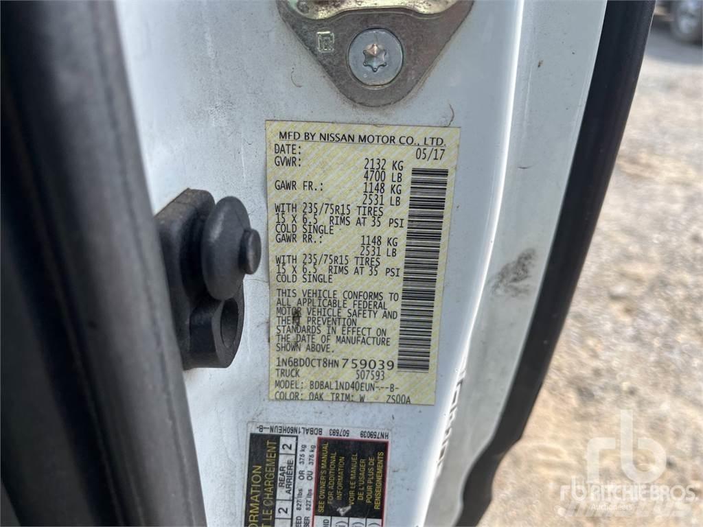 Nissan FRONTIER Kis teherszállító/Platós kocsi