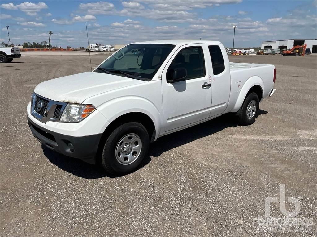 Nissan FRONTIER Kis teherszállító/Platós kocsi