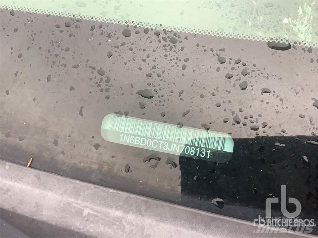 Nissan FRONTIER Kis teherszállító/Platós kocsi