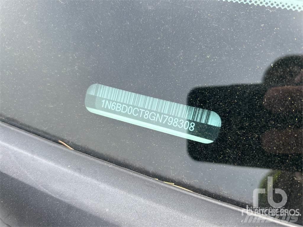 Nissan FRONTIER Kis teherszállító/Platós kocsi