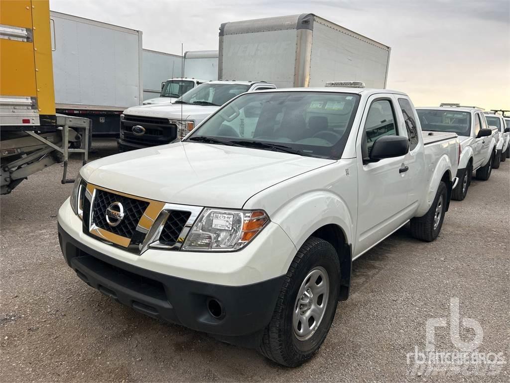 Nissan FRONTIER Kis teherszállító/Platós kocsi