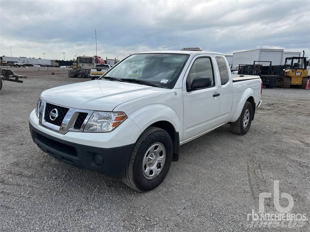 Nissan FRONTIER Kis teherszállító/Platós kocsi