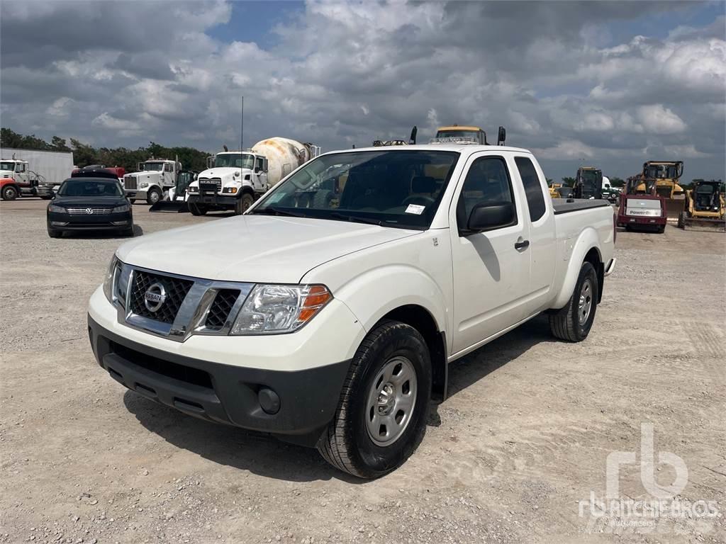Nissan FRONTIER Kis teherszállító/Platós kocsi