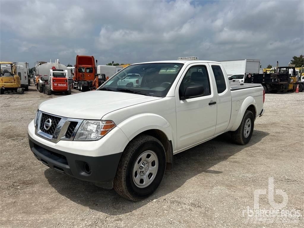 Nissan FRONTIER Kis teherszállító/Platós kocsi