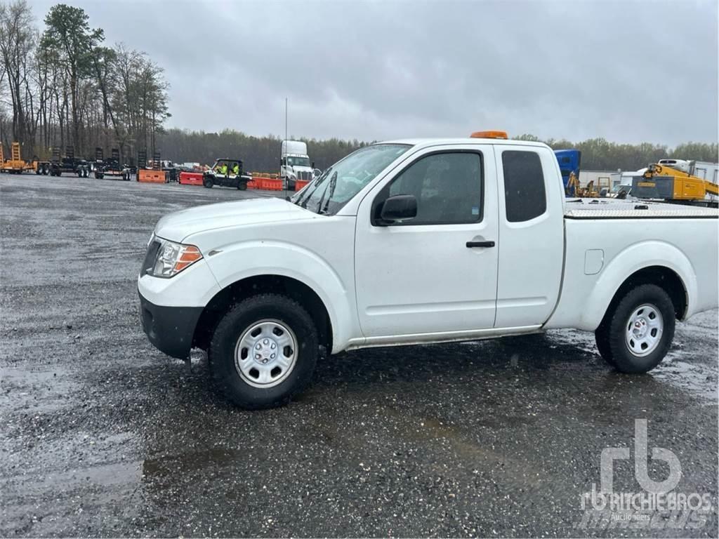 Nissan FRONTIER Kis teherszállító/Platós kocsi