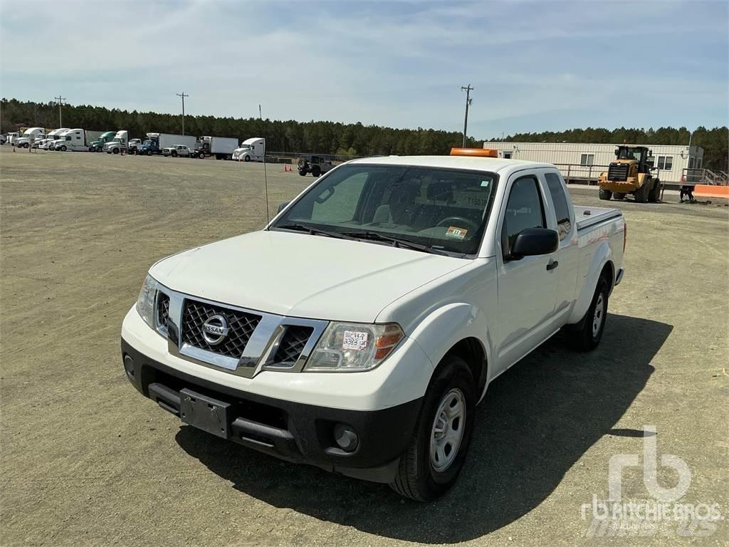 Nissan FRONTIER Kis teherszállító/Platós kocsi