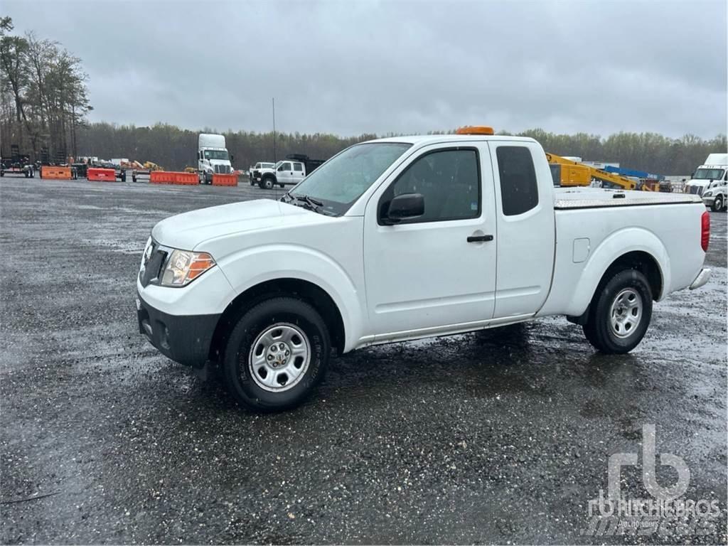 Nissan FRONTIER Kis teherszállító/Platós kocsi