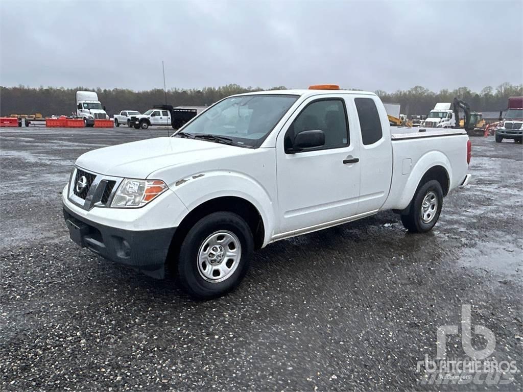 Nissan FRONTIER Kis teherszállító/Platós kocsi
