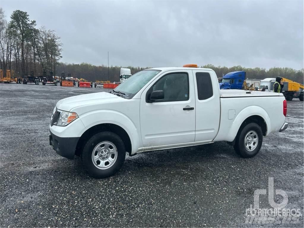 Nissan FRONTIER Kis teherszállító/Platós kocsi