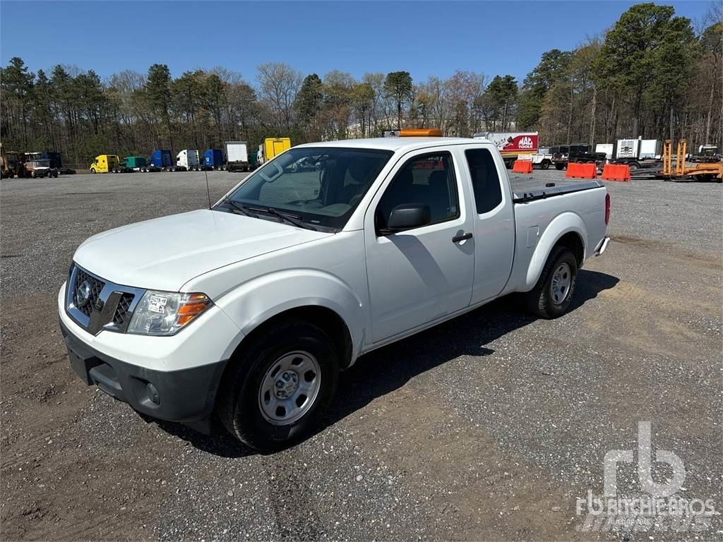 Nissan FRONTIER Kis teherszállító/Platós kocsi
