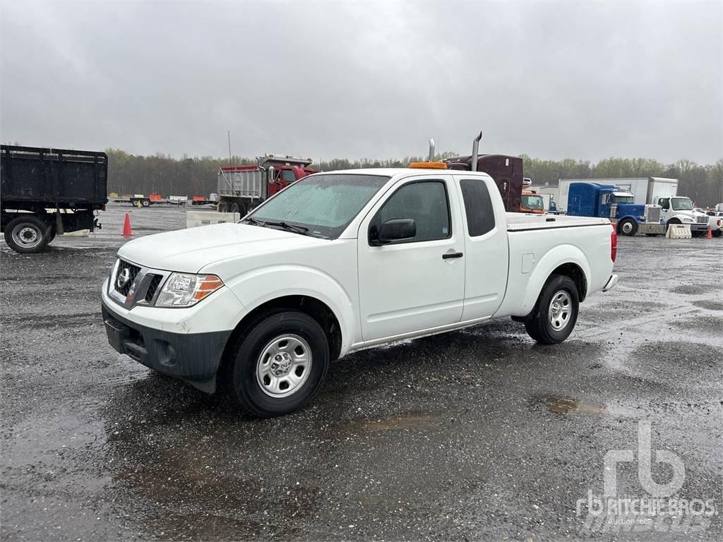 Nissan FRONTIER Kis teherszállító/Platós kocsi