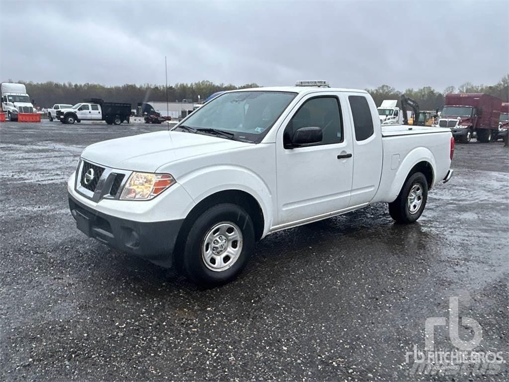 Nissan FRONTIER Kis teherszállító/Platós kocsi