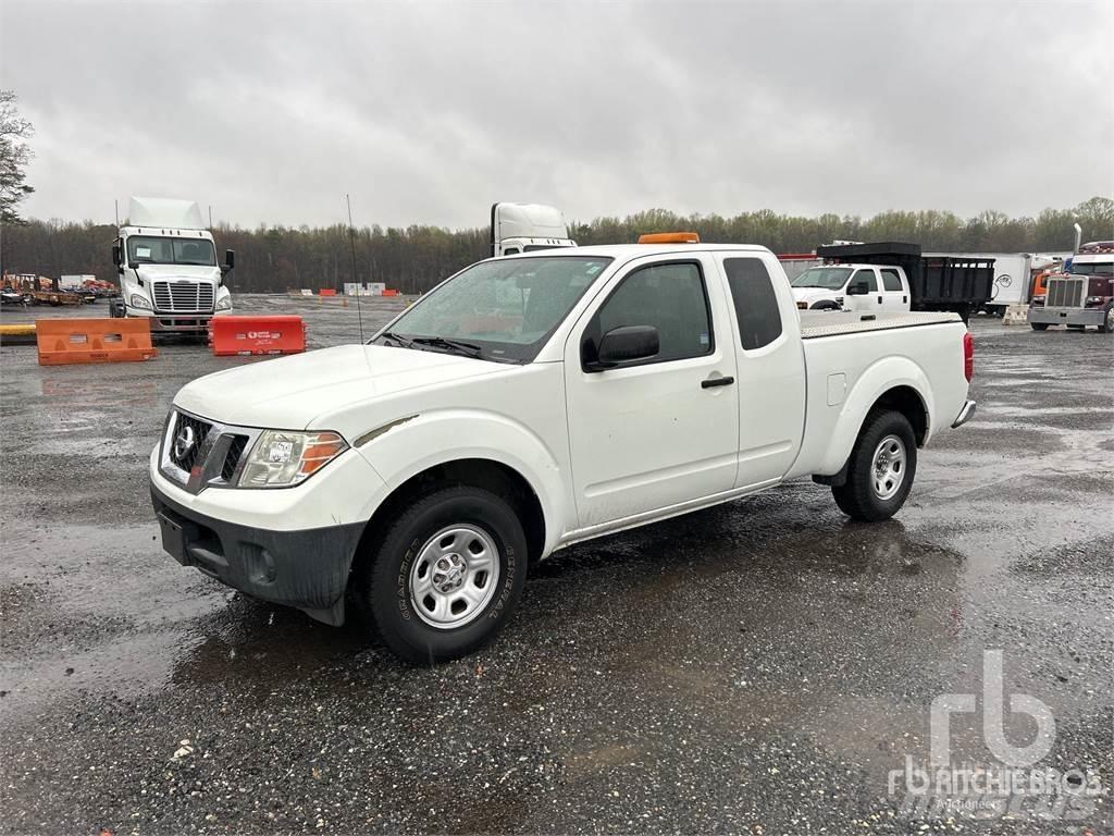 Nissan FRONTIER Kis teherszállító/Platós kocsi