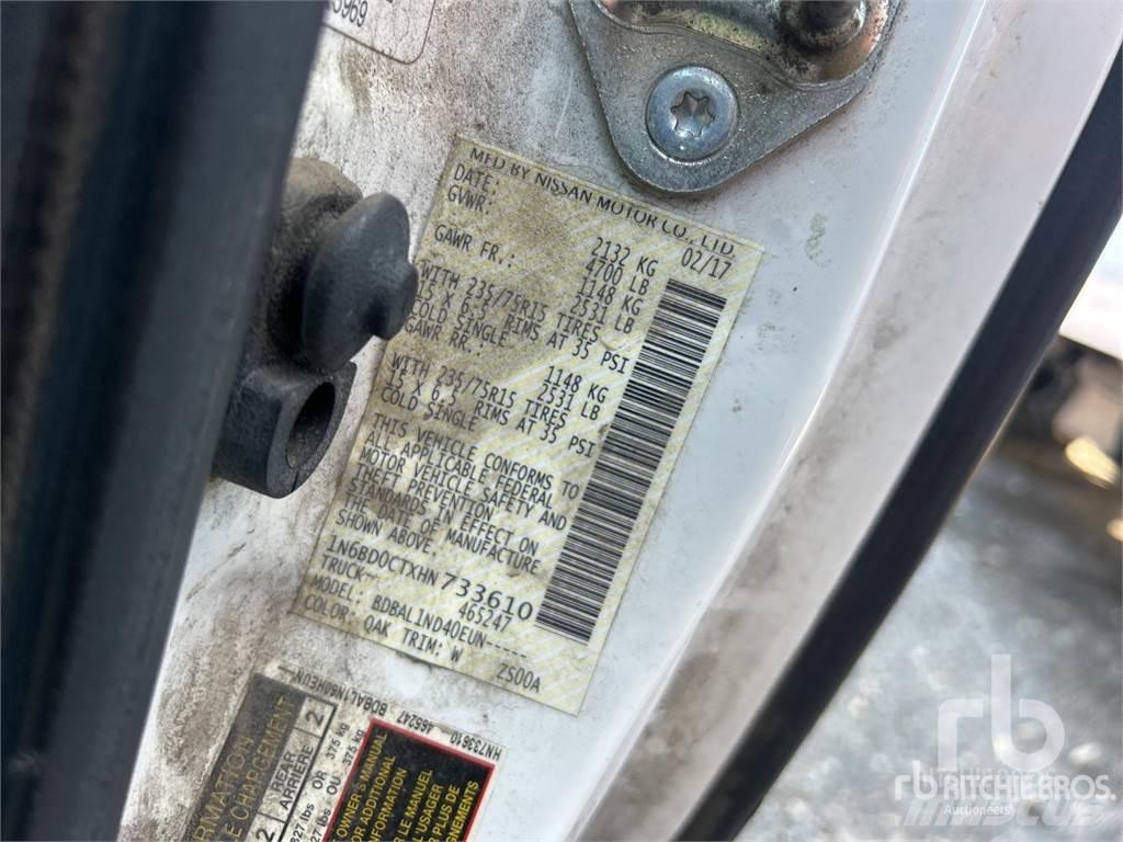 Nissan FRONTIER Kis teherszállító/Platós kocsi