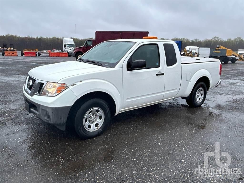 Nissan FRONTIER Kis teherszállító/Platós kocsi