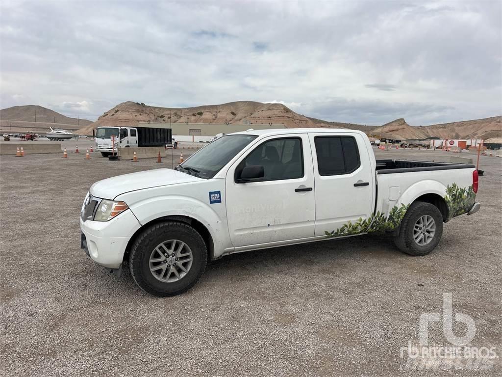 Nissan FRONTIER Kis teherszállító/Platós kocsi
