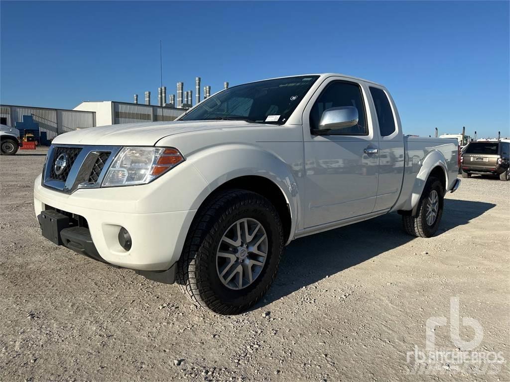Nissan FRONTIER Kis teherszállító/Platós kocsi
