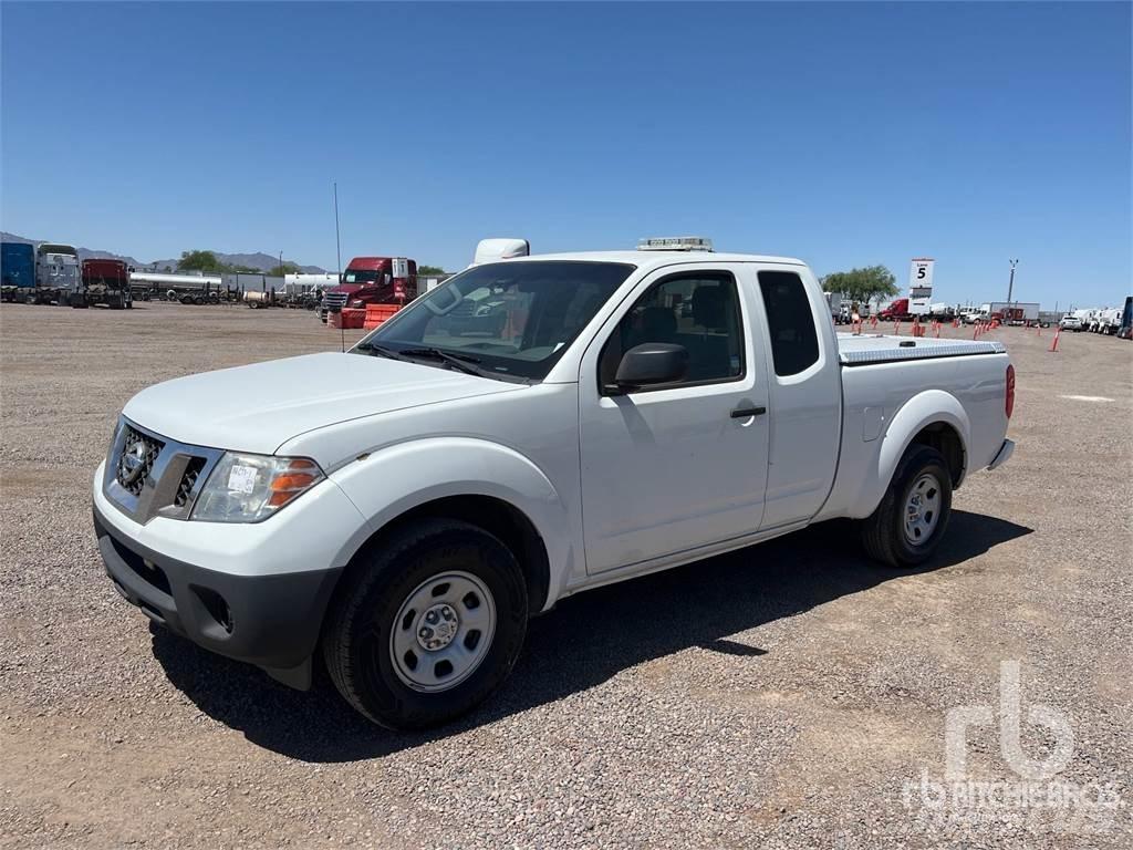 Nissan FRONTIER Kis teherszállító/Platós kocsi