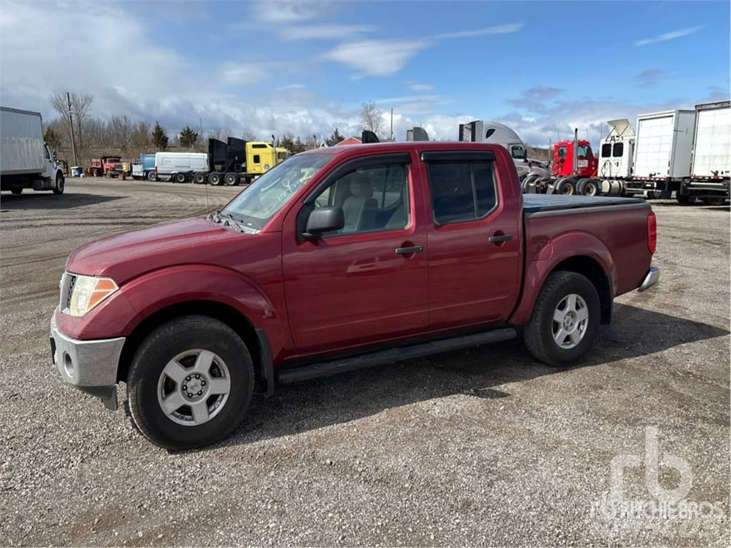 Nissan FRONTIER Kis teherszállító/Platós kocsi
