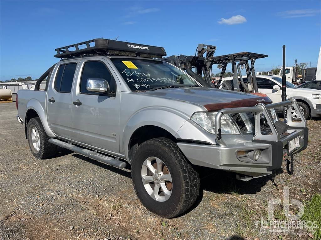 Nissan NAVARA Kis teherszállító/Platós kocsi