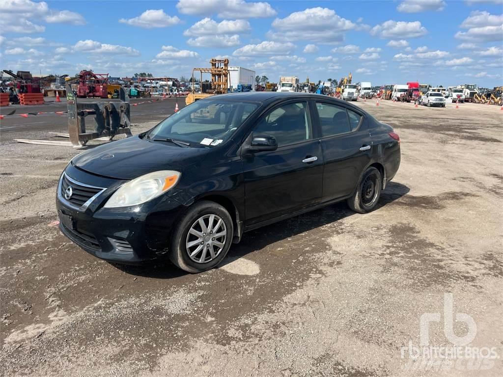 Nissan VERSA Kistehergépjárművek