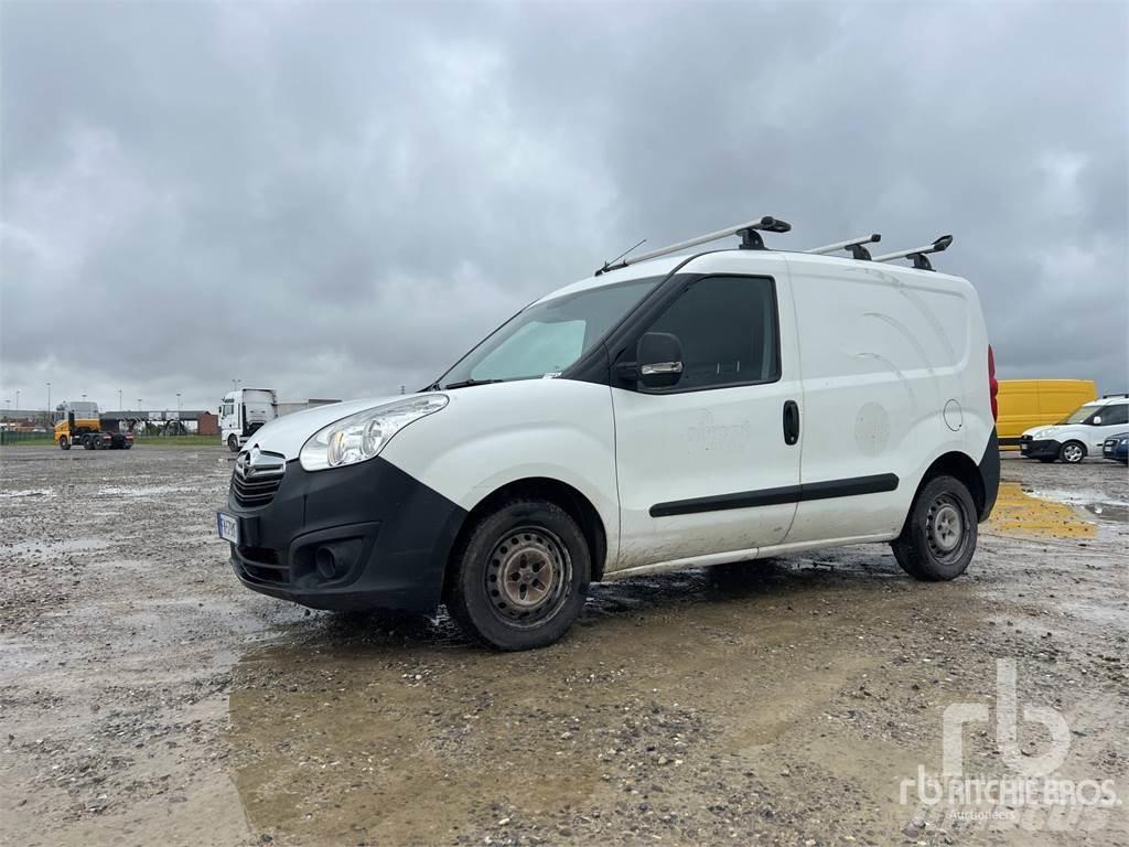 Opel COMBO Transporterek