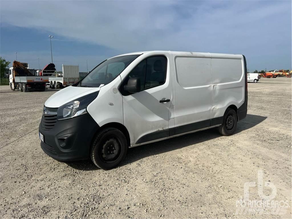 Opel VIVARO Transporterek