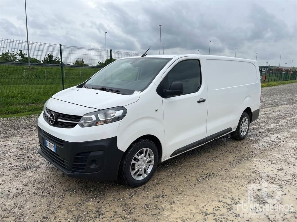 Opel VIVARO Transporterek