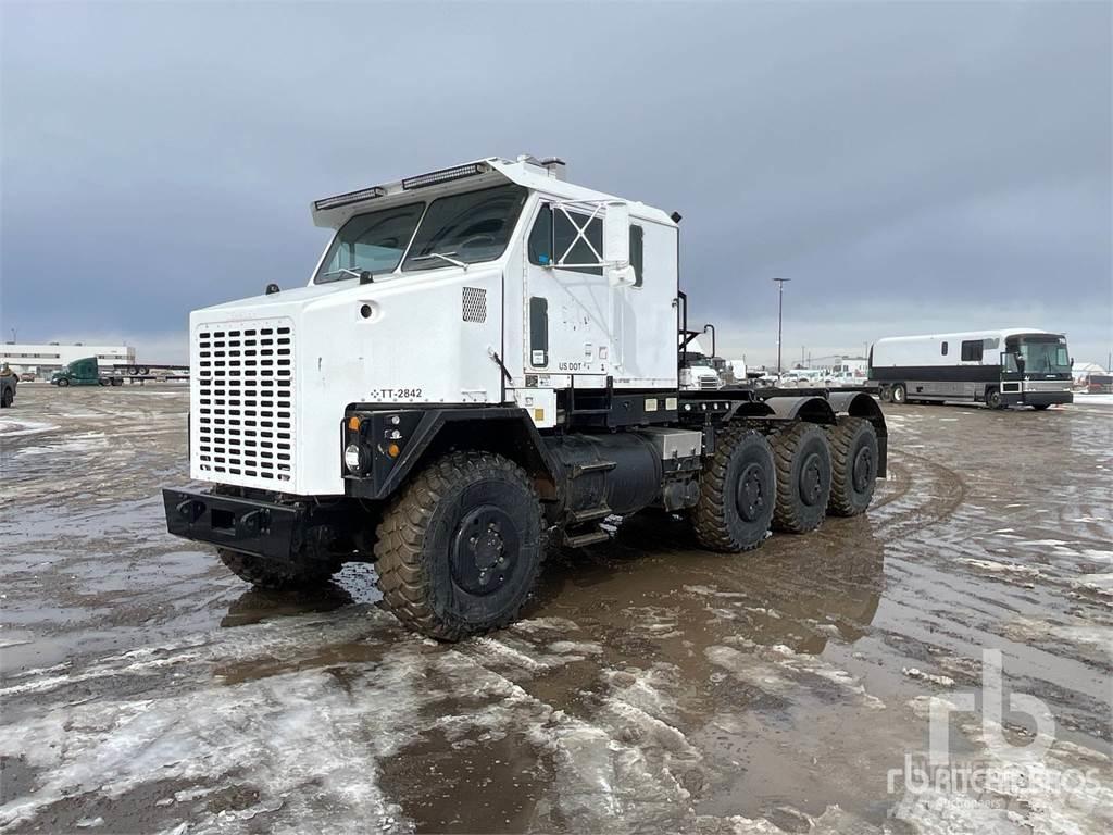 Oshkosh M1070 Platós/Csörlős teherautók