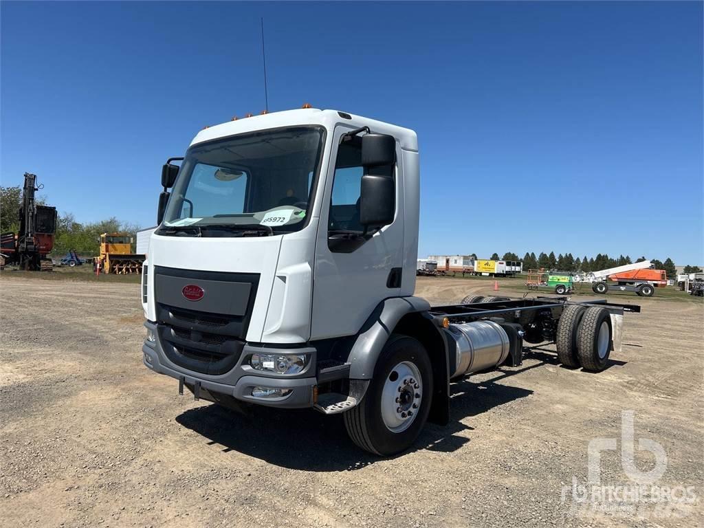 Peterbilt 220 Fülkés alváz