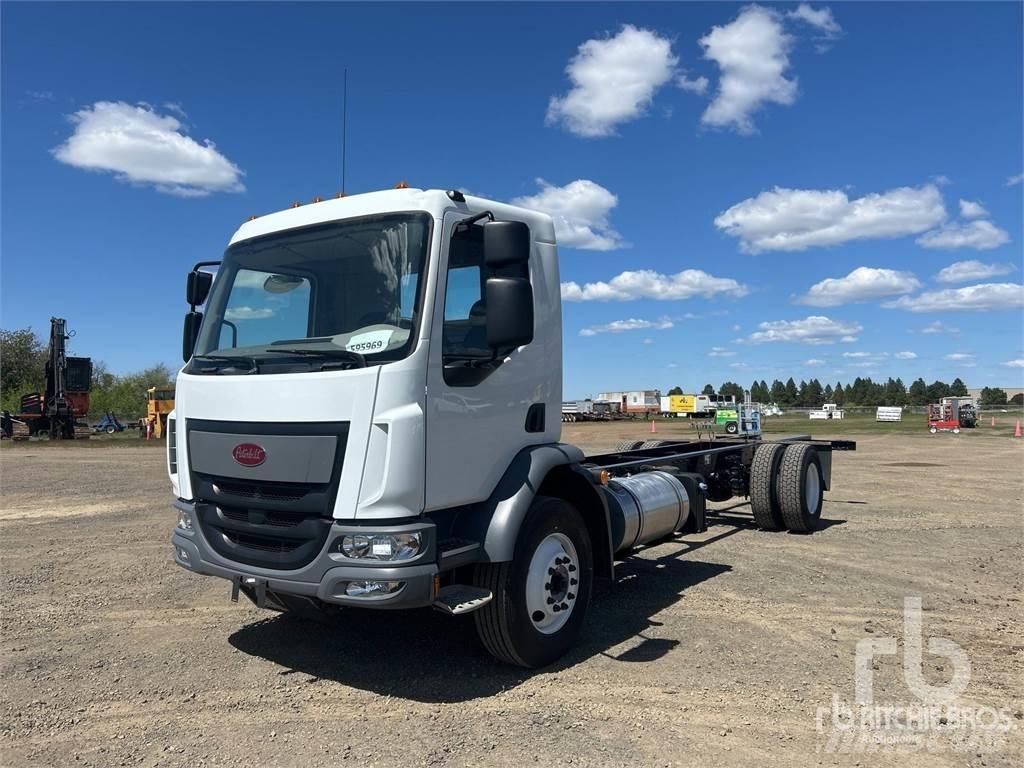 Peterbilt 220 Fülkés alváz