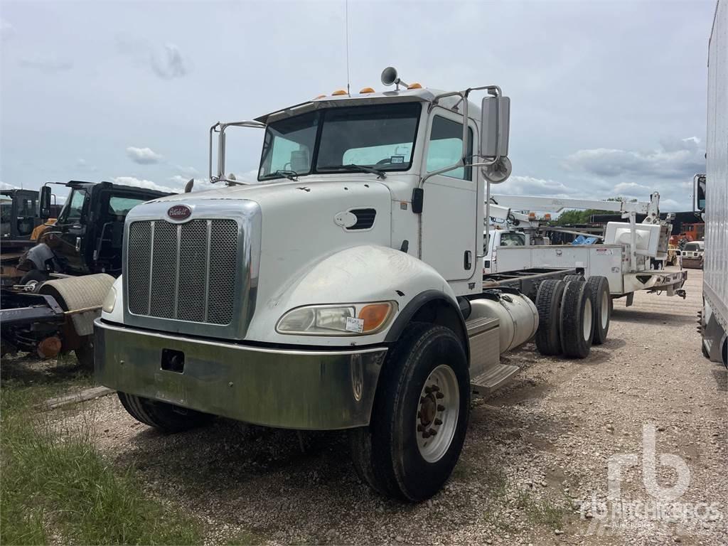 Peterbilt 335 Fülkés alváz
