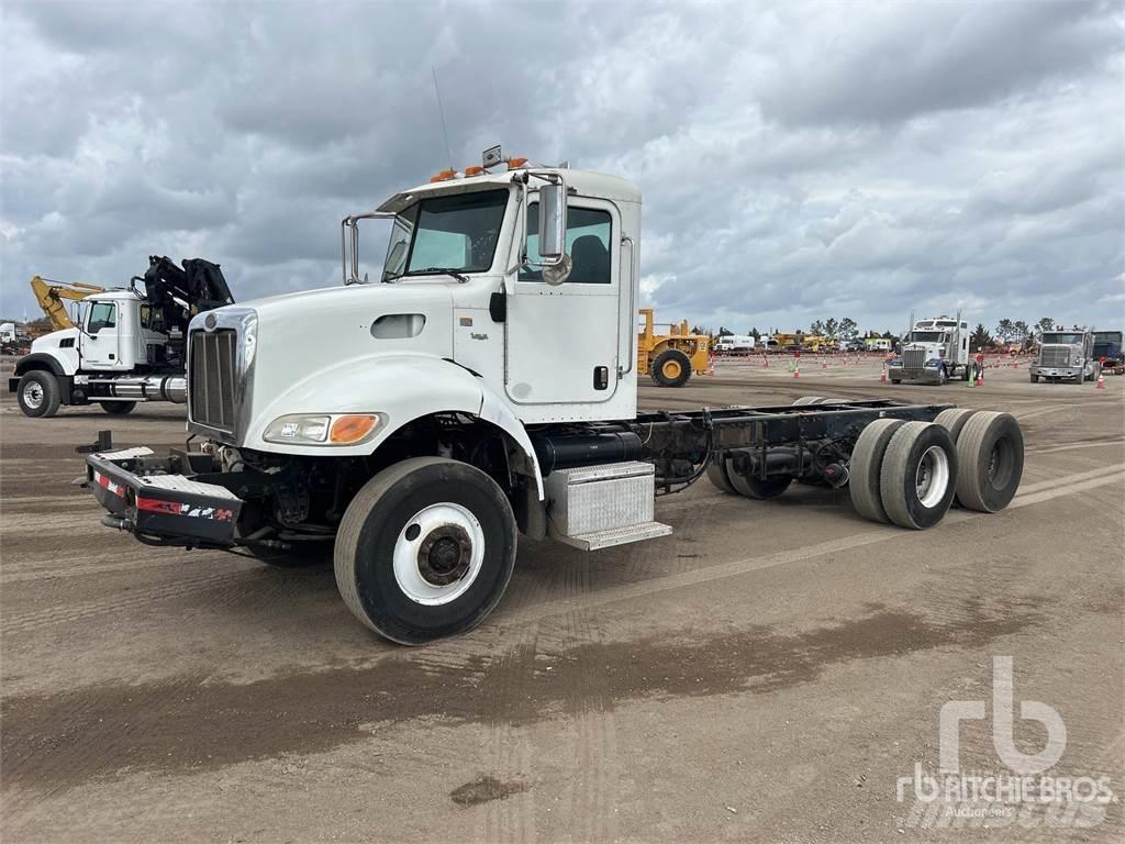 Peterbilt 348 Fülkés alváz