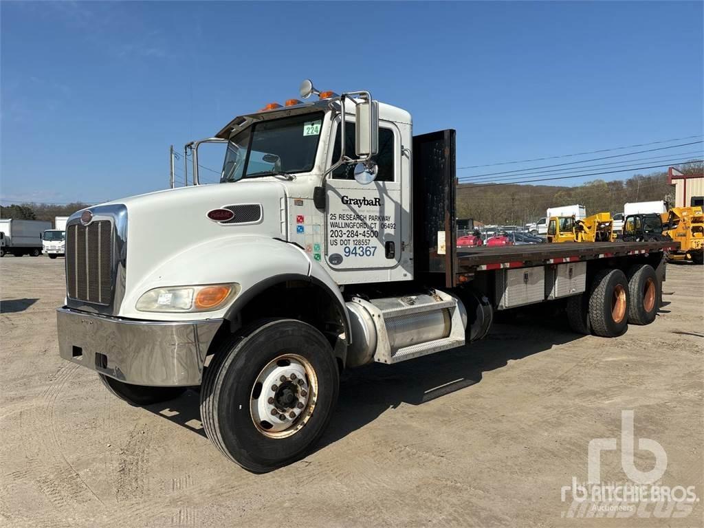 Peterbilt 382 Platós / Ponyvás teherautók
