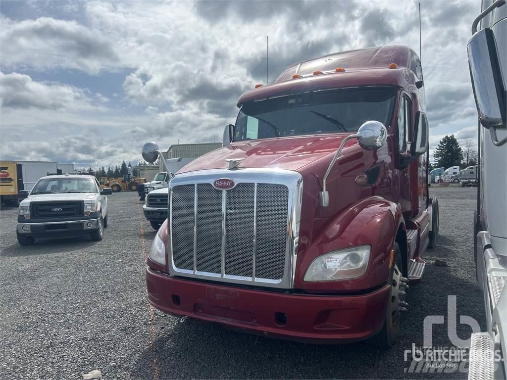 Peterbilt 587 Nyergesvontatók