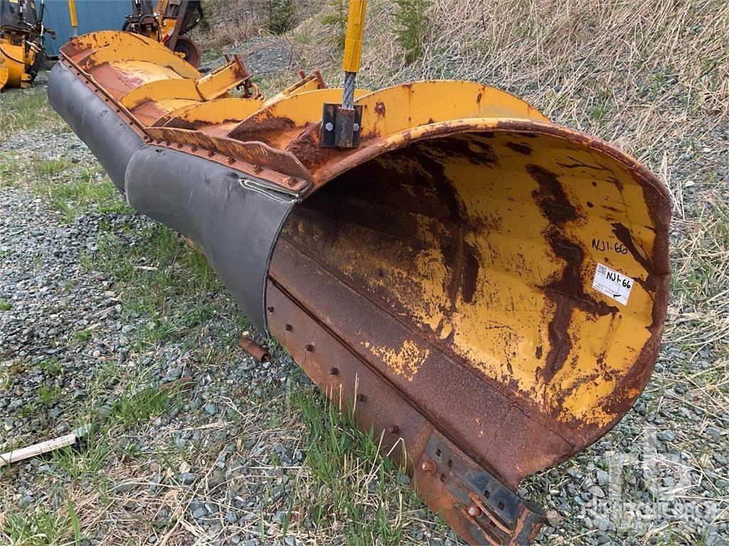  R132TM-CUSTOM Egyéb útkarbantartó és hókotró gépek