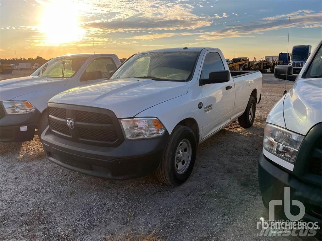 RAM 1500 Kis teherszállító/Platós kocsi